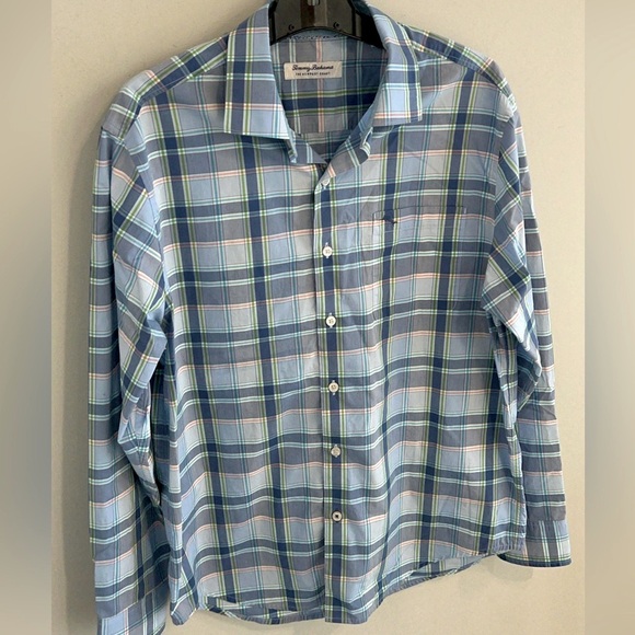 Tommy Bahama Men’s Plaid Newport Coast Button Down Shirt. - Picture 1 of 9
